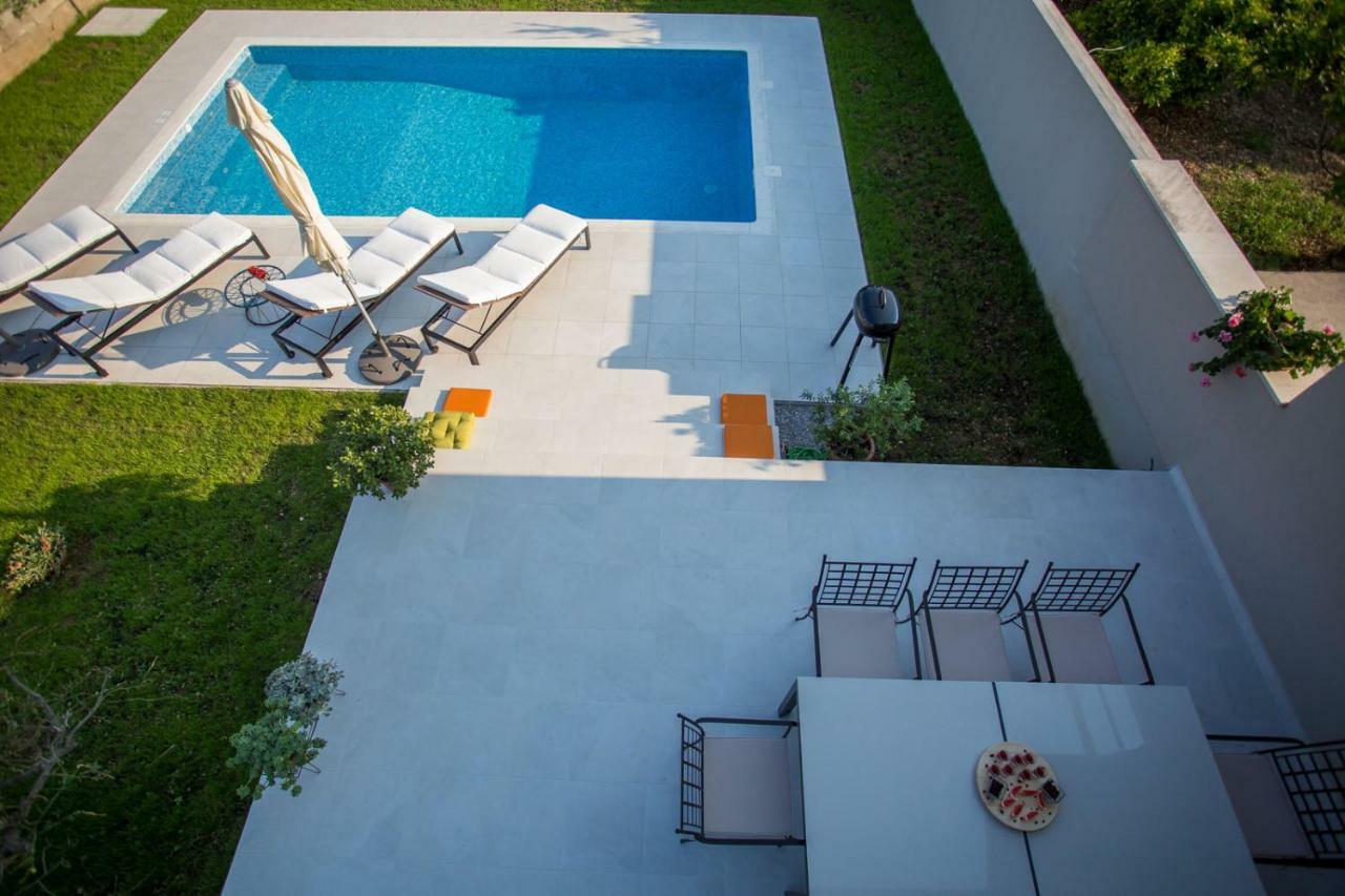 Villa Elysium - Beautiful Family House With Heated Pool Kaštela المظهر الخارجي الصورة