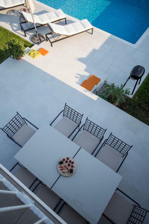 Villa Elysium - Beautiful Family House With Heated Pool Kaštela المظهر الخارجي الصورة